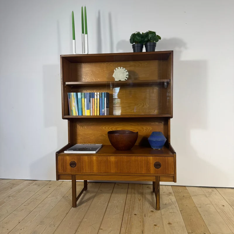 Libreria Vintage in Teak con Ante in Vetro – Eleganza Scandinava Mid-Century