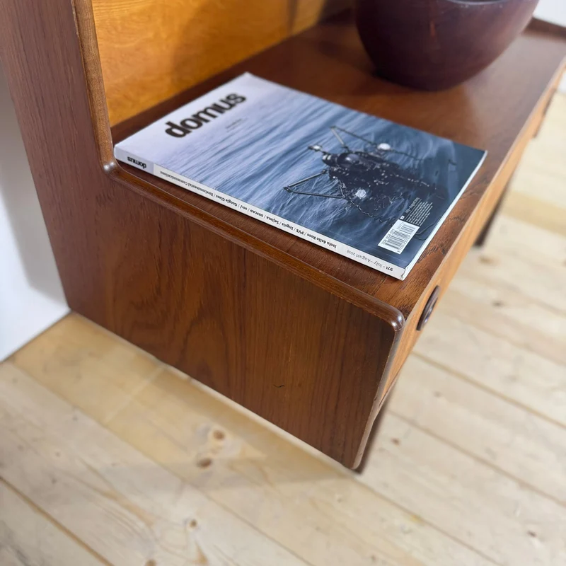 Libreria Vintage in Teak con Ante in Vetro – Eleganza Scandinava Mid-Century