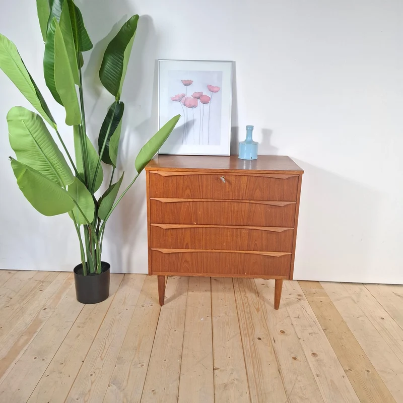 Piccola Cassettiera Mid-Century Modern a Quattro Cassetti – Design Scandinavo in Teak, Anni ’60