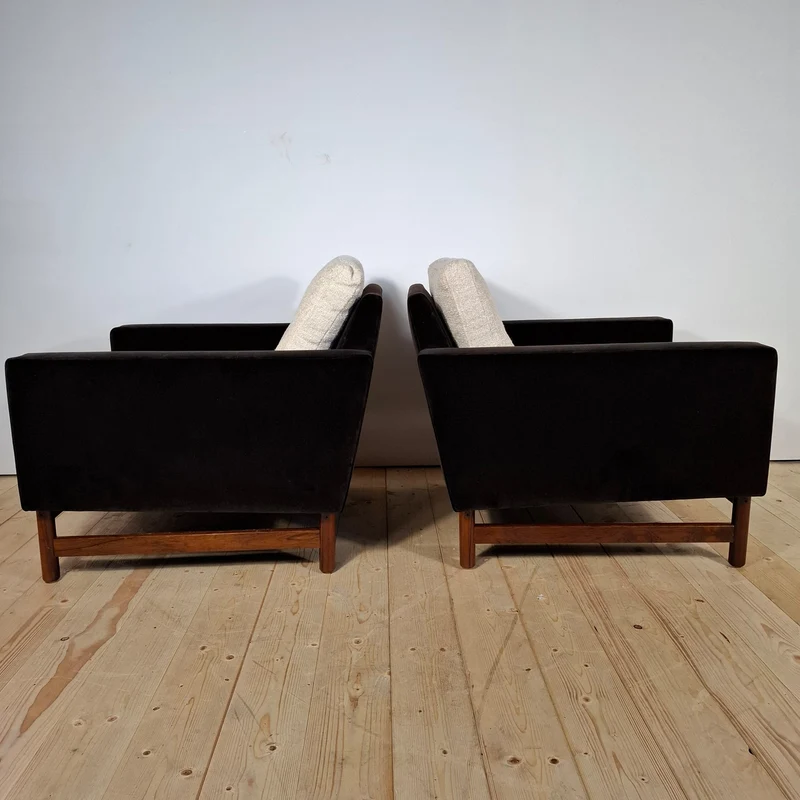 Coppia di Poltrone Vintage Rivestite in Velluto Hermès e Bouclé di Lino – Mid-Century Modern