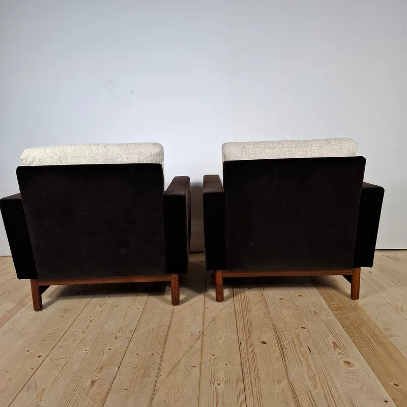 Coppia di Poltrone Vintage Rivestite in Velluto Hermès e Bouclé di Lino – Mid-Century Modern
