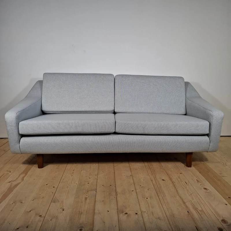 Divano Vintage Due Posti Rivestito in Tessuto Kvadrat – Design Mid-Century Modern
