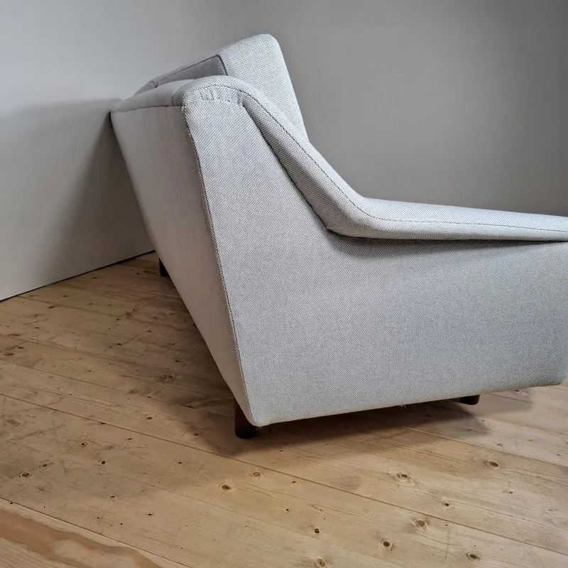 Divano Vintage Due Posti Rivestito in Tessuto Kvadrat – Design Mid-Century Modern
