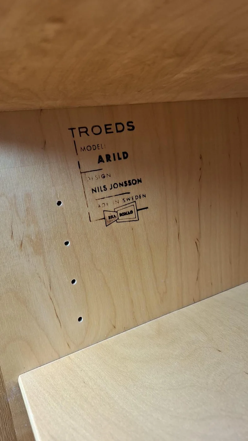 Sideboard “Arild” di Nils Jonsson per Troeds – Svezia, 1960 in legno di rovere