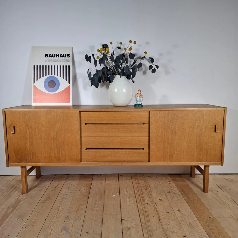 Sideboard “Arild” di Nils Jonsson per Troeds – Svezia, 1960 in legno di rovere