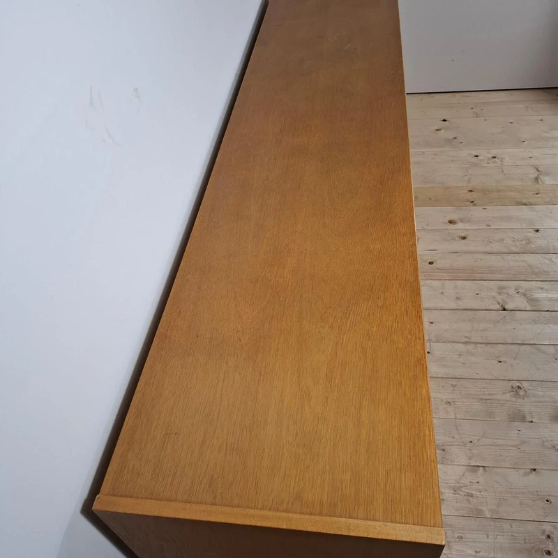 Sideboard “Arild” di Nils Jonsson per Troeds – Svezia, 1960 in legno di rovere