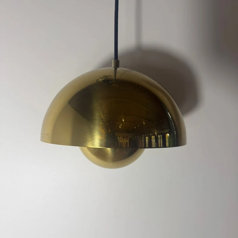 Lampada a Sospensione Flowerpot di Verner Panton (Danimarca, Anni '60)