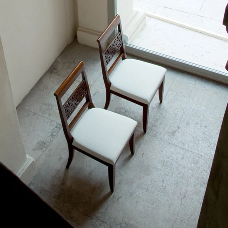Tavolo Rettangolare Allungabile 180×100 con 4 Sedie in Pelle Arte