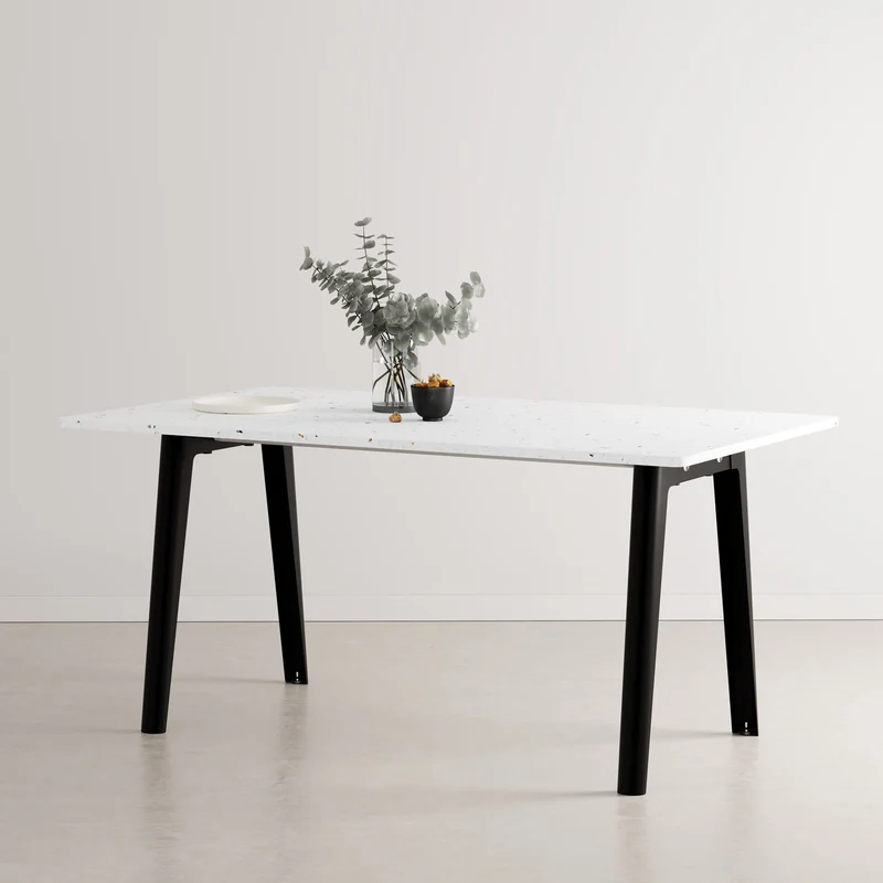 Table à manger NEW MODERN - plastique recyclé Venezia