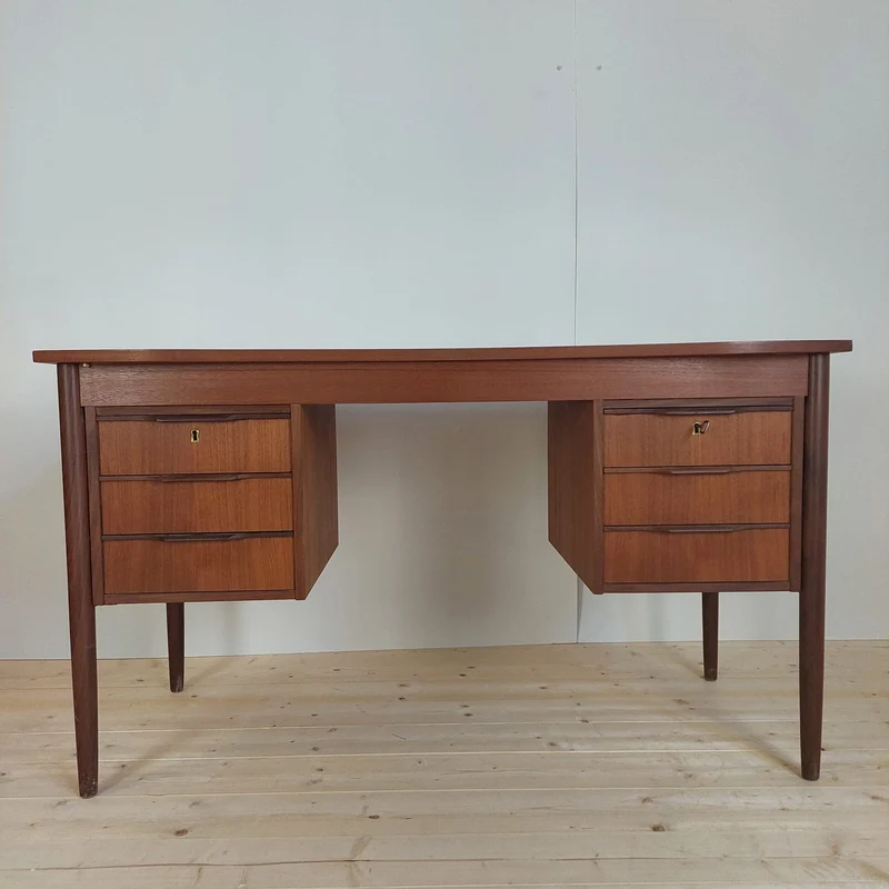 Scrivania Mid-Century in Teak – Danimarca, Anni ’60