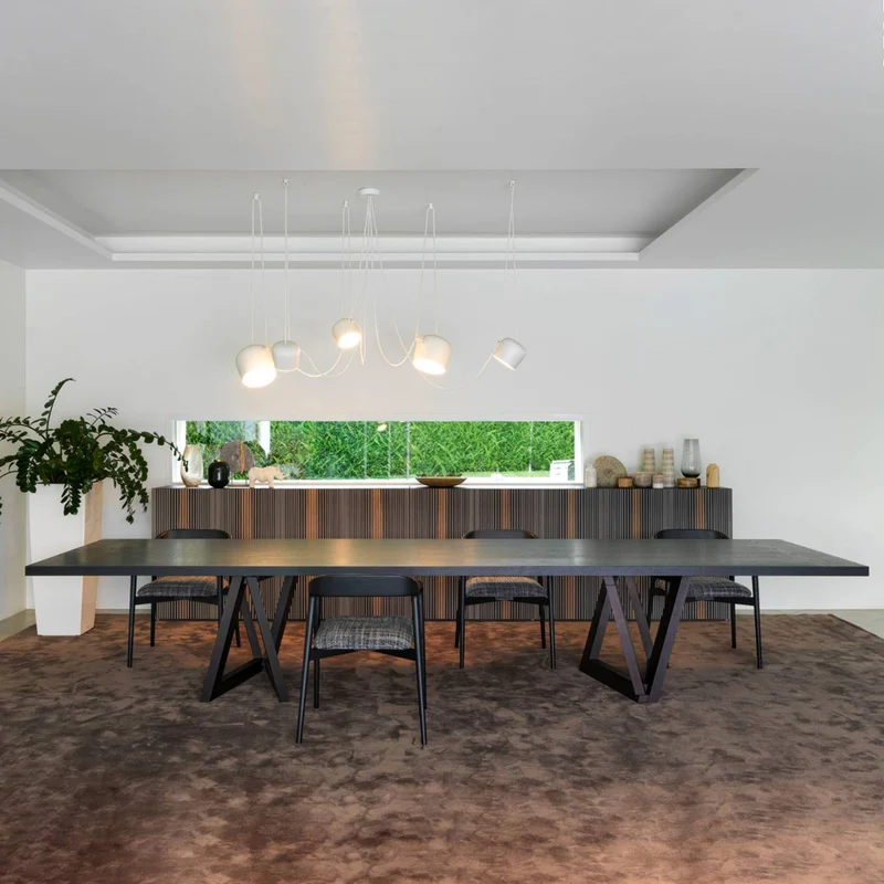 Quadror 03 Conference Table | Italian Craftsmanship & Modern Office Design