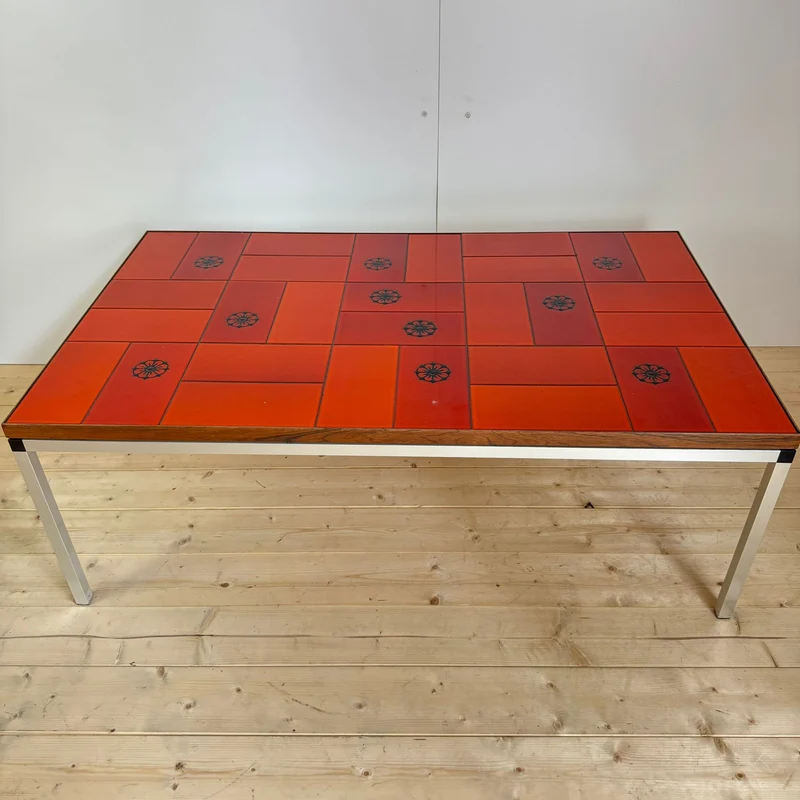 Tavolino optical mid-century in ceramica rossa, Danimarca, anni ’60