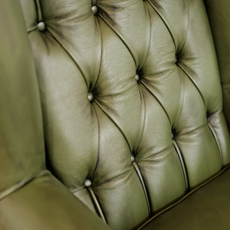 Poltrona Chesterfield Bergere Regina Pelle Fiore Premium - Design Iconico