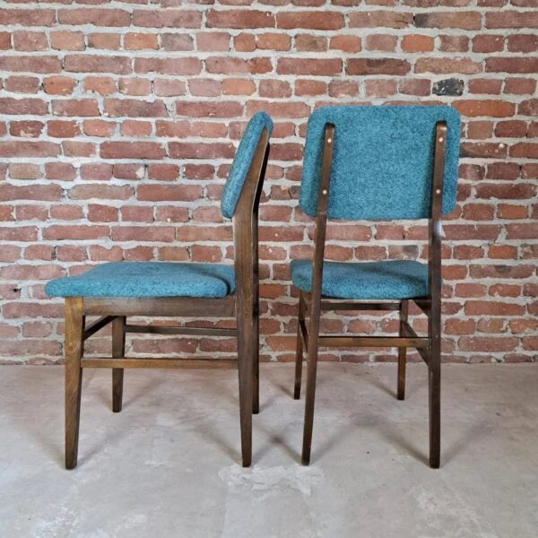 Set di Quattro Sedie Vintage in Tessuto Bouclé – Cecoslovacchia (Anni '60)