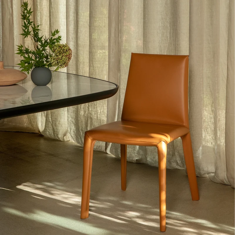 Elegant Lisa Cuoio Chair | Luxury Leather & Timeless Design