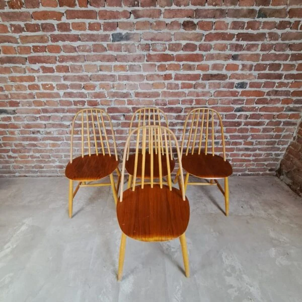 Set di Quattro Sedie Vintage in Legno – Svezia (1960)