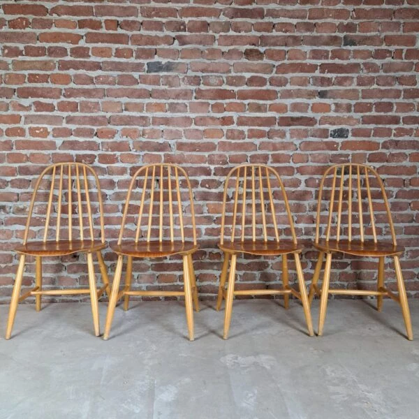 Set di Quattro Sedie Vintage in Legno – Svezia (1960)
