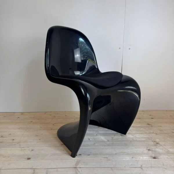 Verner Panton “Panton Chair” per Herman Miller, Anni '70