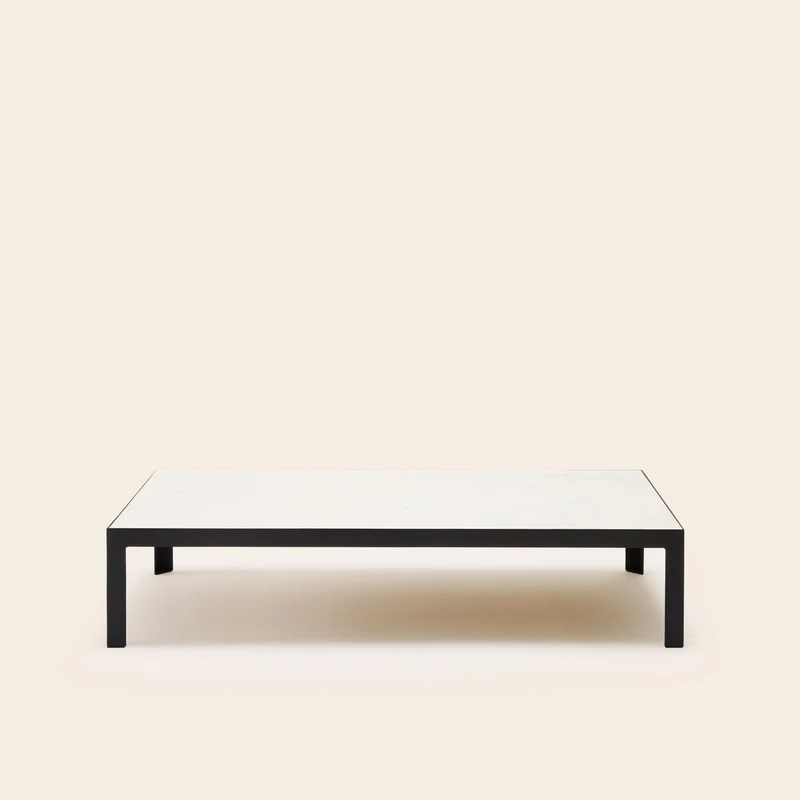Table basse ORELIA 25cm blanc minéral et métal noir