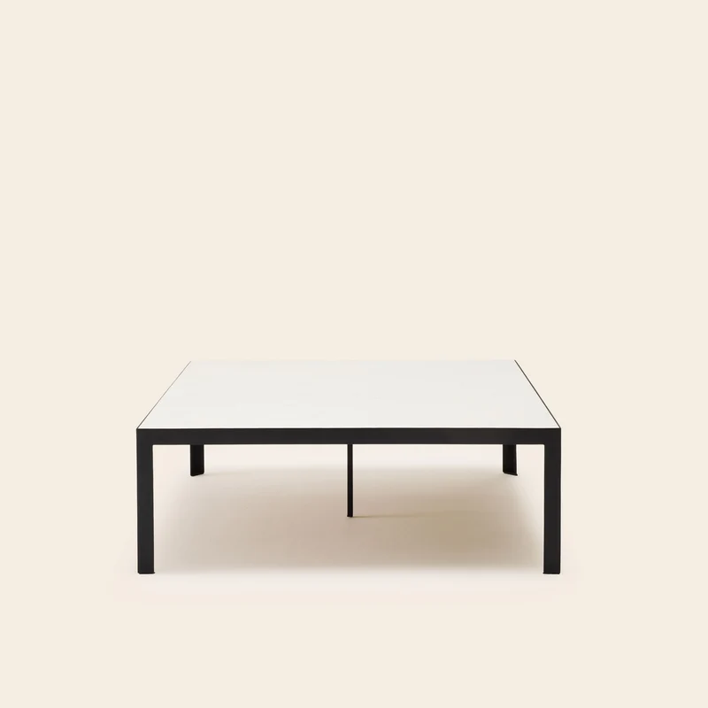 Table basse ORELIA blanc minéral et métal noir