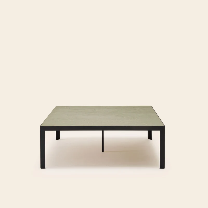 Table basse ORELIA argile verte et métal noir