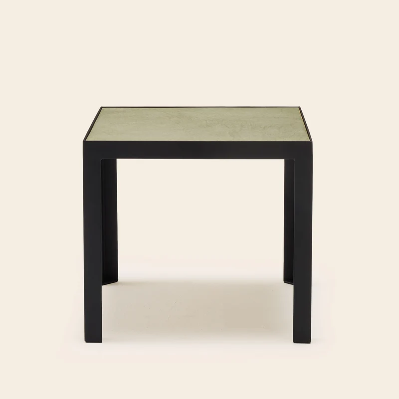 Table d'appoint ORELIA argile verte et métal noir