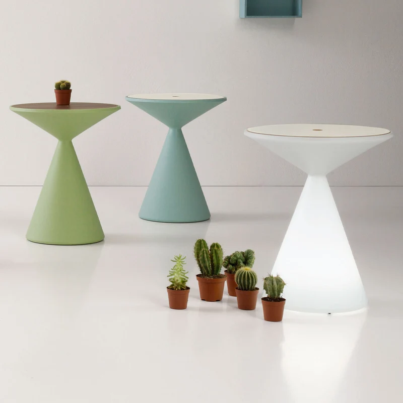 Billy Lamp Coffee Table by Compar