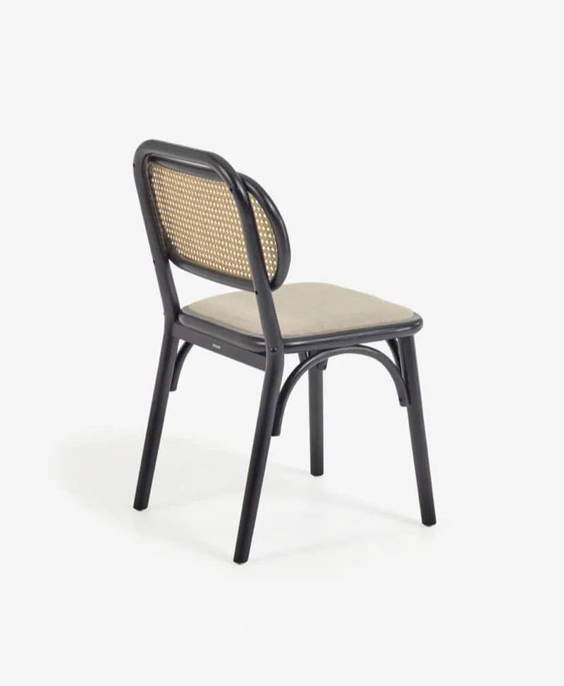 Sedia VIENNA in legno massiccio di olmo con finitura laccata nera e cuscino imbottito beige