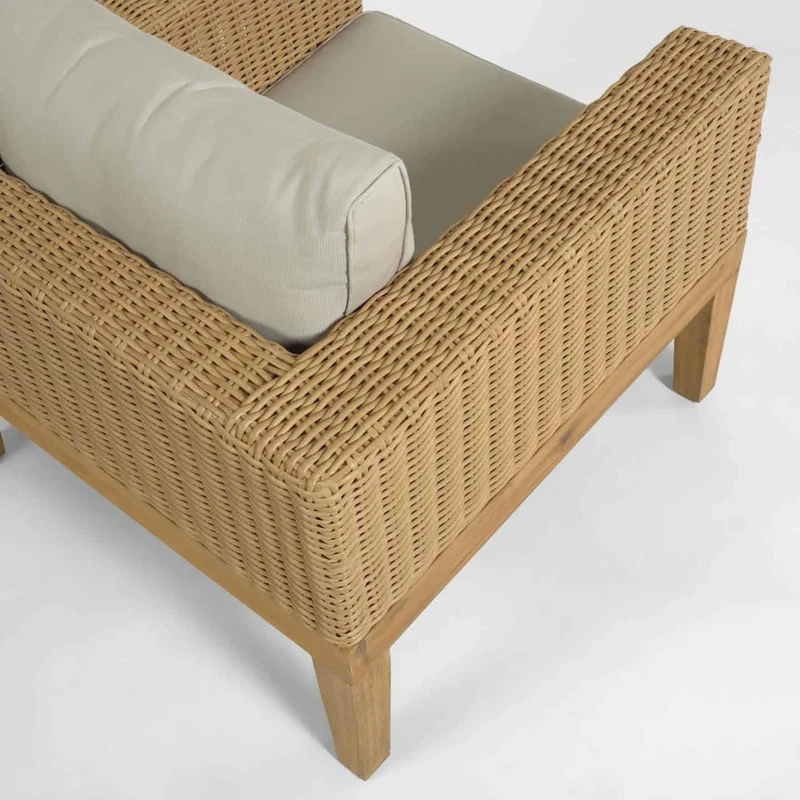 Poltrona GIANA in legno massiccio di acacia e rattan FSC 100%