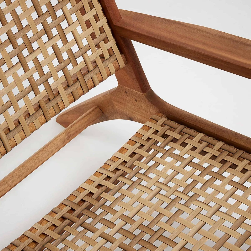 Poltrona GRIGNOON in legno massello di acacia e rattan intrecciato sintetico FSC 100%