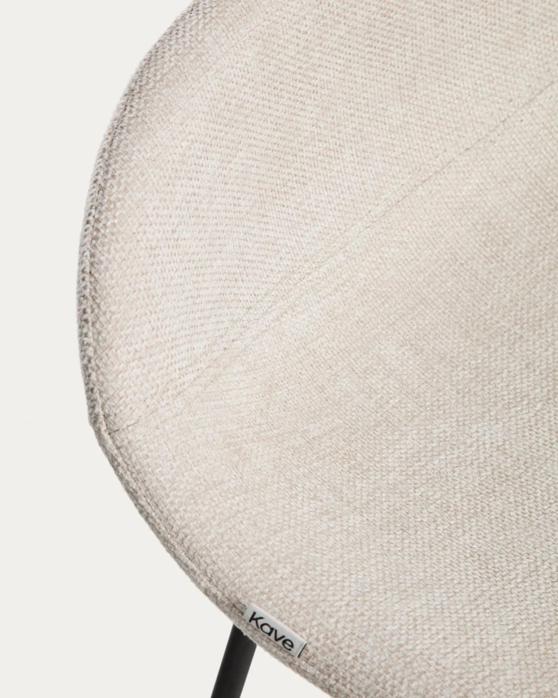Hocker Zahara mit beiger Chenille und Stahlbeinen mit schwarzem Finish, 65 cm, FSC 100 %