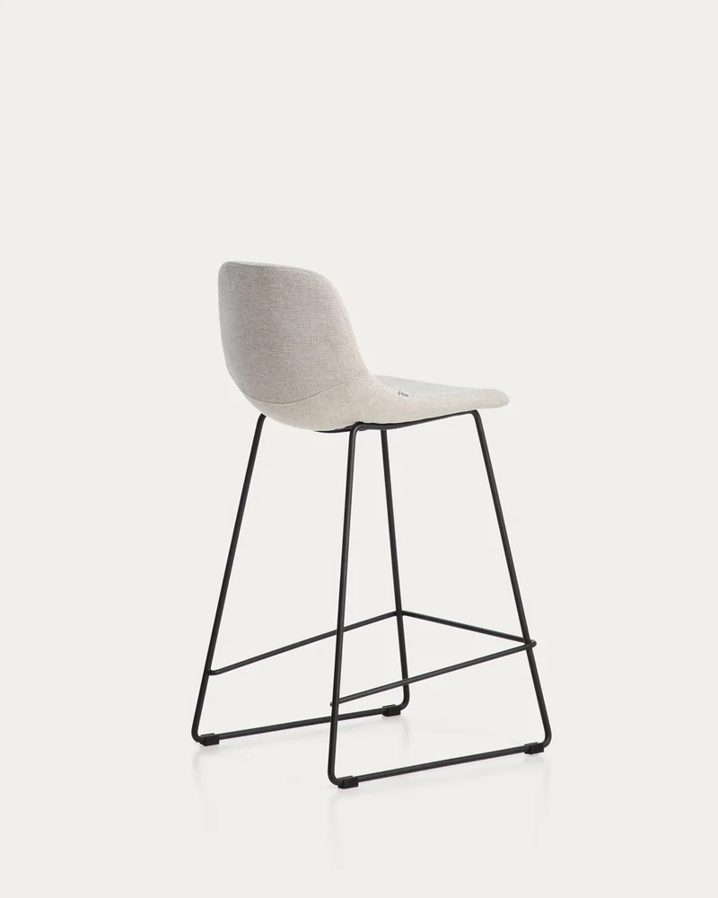 Hocker Zahara mit beiger Chenille und Stahlbeinen mit schwarzem Finish, 65 cm, FSC 100 %