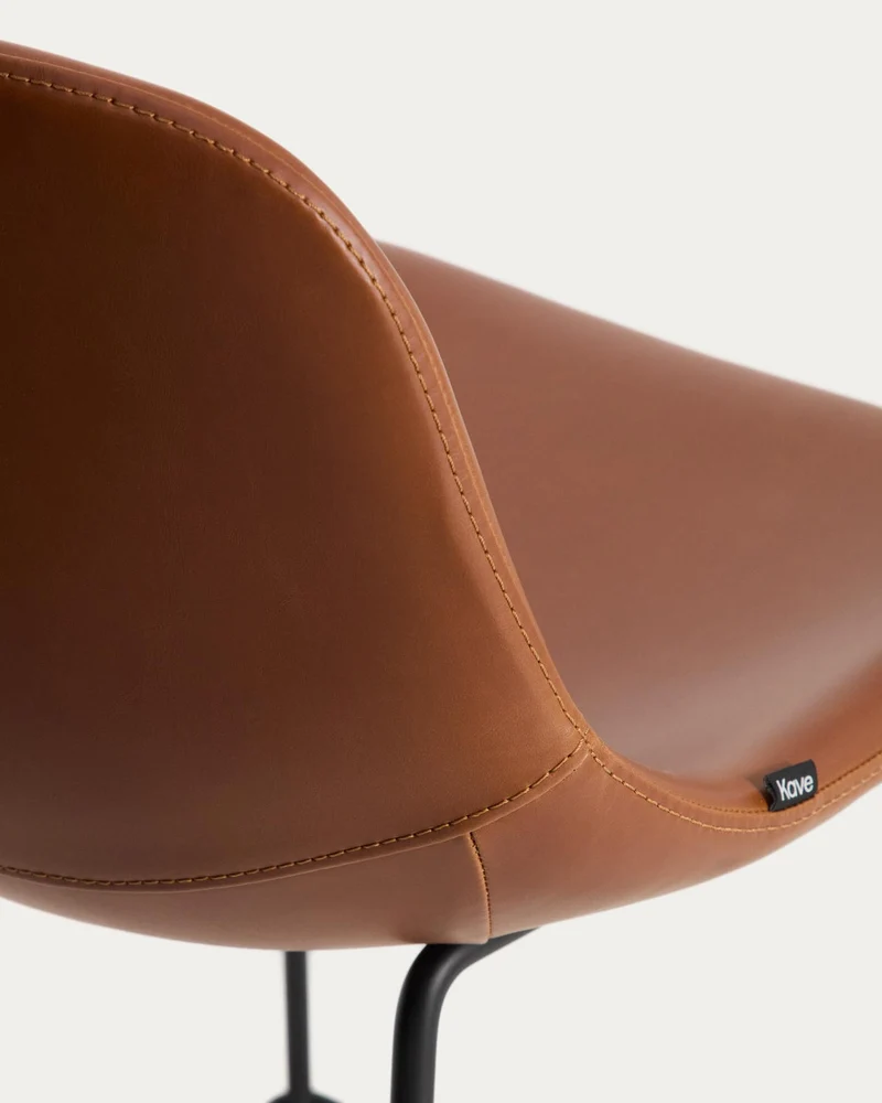 Hocker Zahara mit braunem Polyurethan und Stahlbeinen mit schwarzem Finish, 76 cm, FSC 100