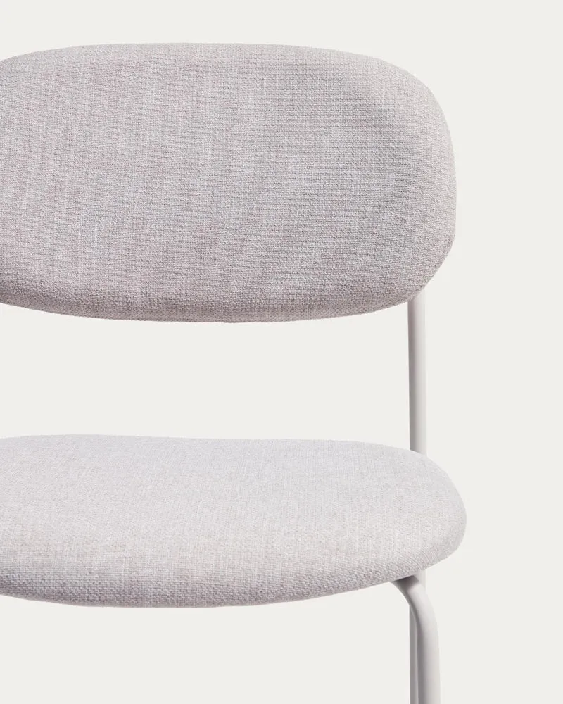 Stapelbarer Hocker Meli mit beiger Chenille und Beinen aus beigem Metall, FSC Mix Credit,
