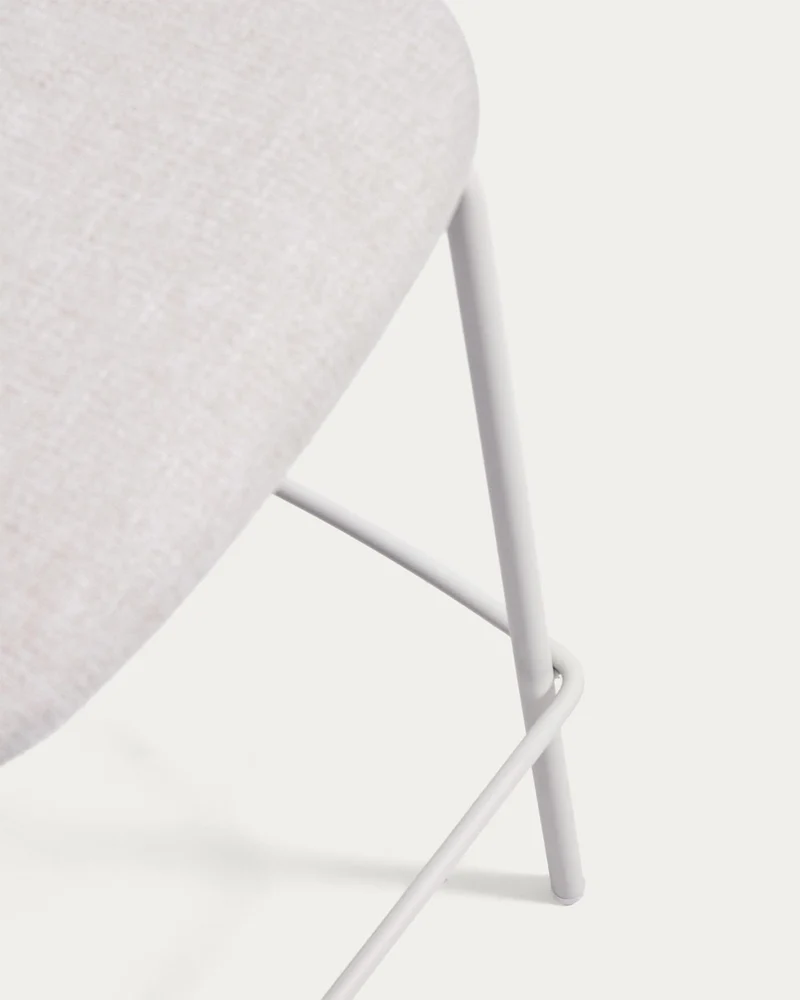 Stapelbarer Hocker Meli mit beiger Chenille und Beinen aus beigem Metall, FSC Mix Credit,