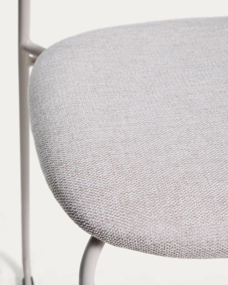 Stapelbarer Hocker Meli mit beiger Chenille und Beinen aus beigem Metall, FSC Mix Credit,