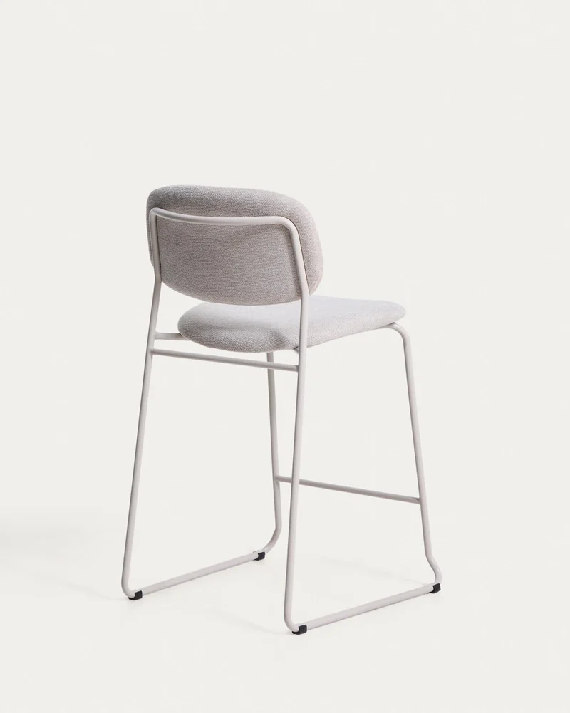 Stapelbarer Hocker Meli mit beiger Chenille und Beinen aus beigem Metall, FSC Mix Credit,