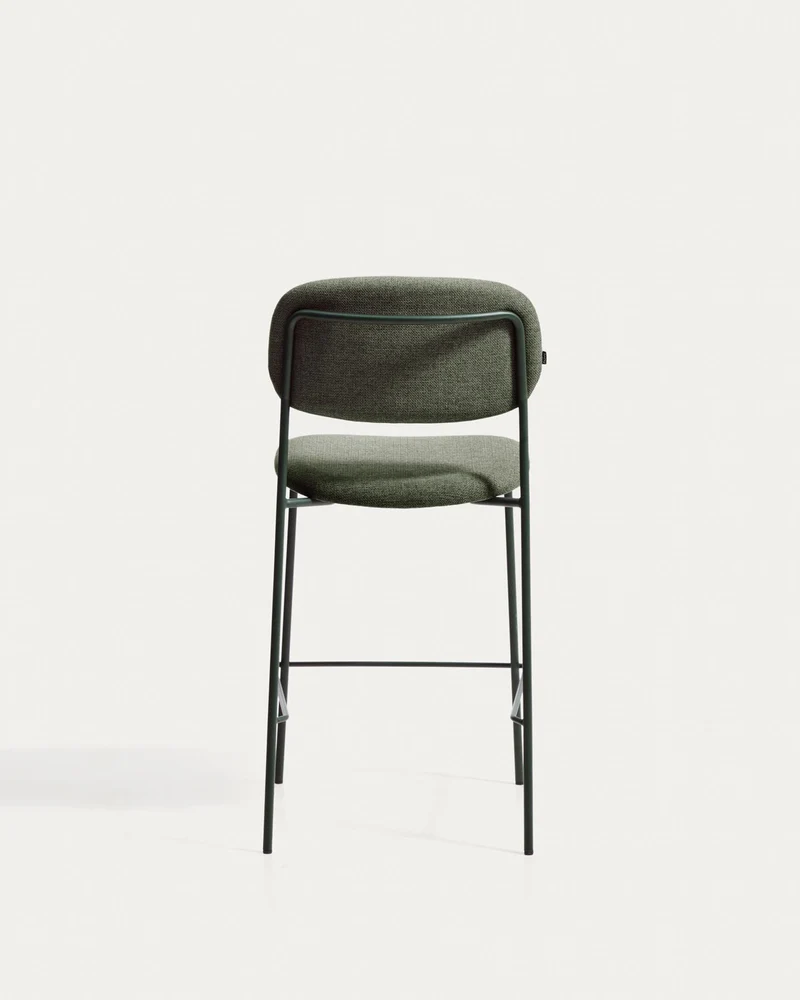 Stapelbarer Hocker Meli mit grüner Chenille und Beinen aus grünem Metall, FSC Mix Credit,