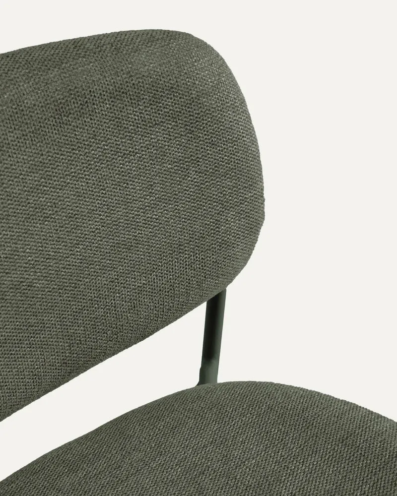 Stapelbarer Hocker Meli mit grüner Chenille und Beinen aus grünem Metall, FSC Mix Credit,