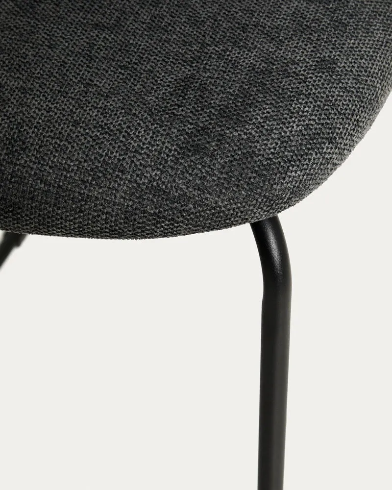 Stapelbarer Hocker Meli mit grauer Chenille und Beinen aus grauem Metall, FSC Mix Credit,