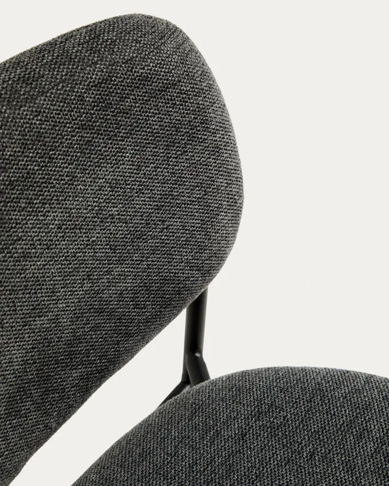 Stapelbarer Hocker Meli mit grauer Chenille und Beinen aus grauem Metall, FSC Mix Credit,