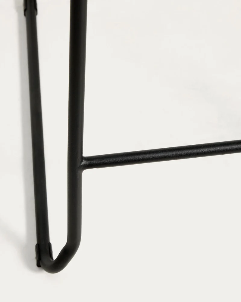 Stapelbarer Hocker Meli mit grauer Chenille und Beinen aus grauem Metall, FSC Mix Credit,