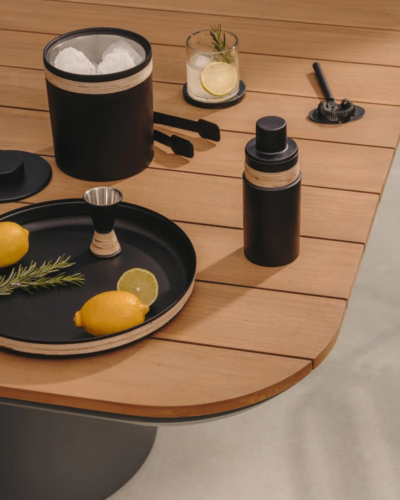 Shai Set Cocktailzubehör aus Edelstahl in Schwarz und Rattan