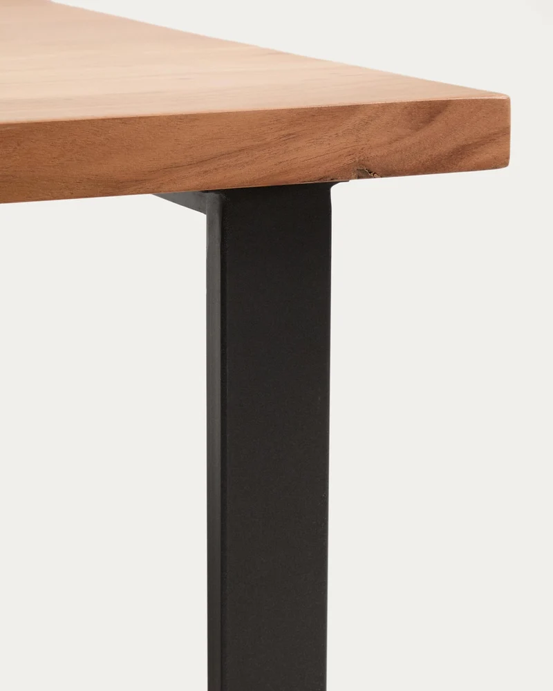 Beistelltisch Uxue aus massivem Akazienholz mit Beinen aus schwarzem Stahl 65 x 65 cm