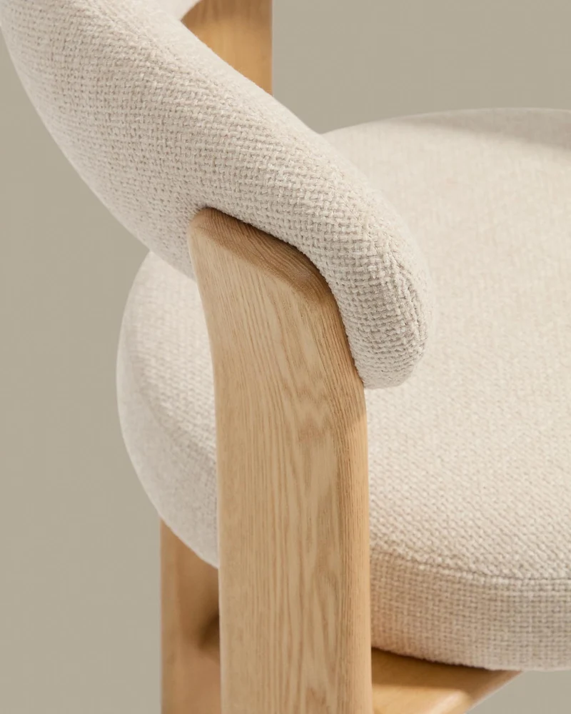 Dreibein-Hocker Granite mit beiger Chenille und massivem Eschenholz mit naturfarbenem Fini