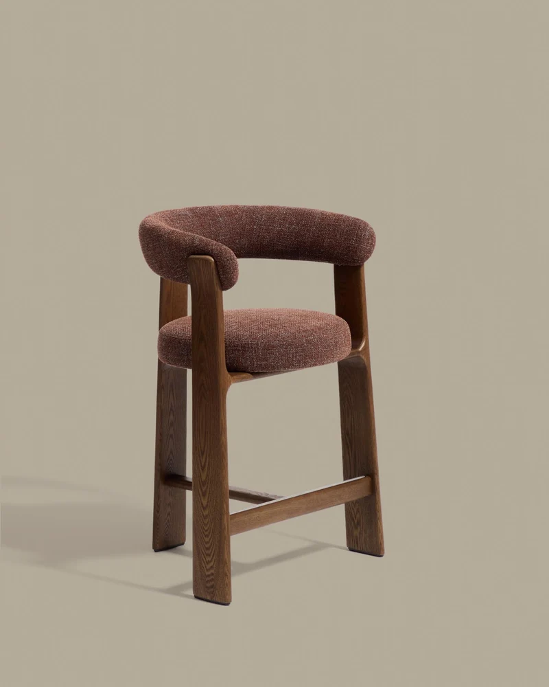 Dreibein-Hocker Granite mit brauner Chenille und massivem Eschenholz mit Nussbaumfinish, F
