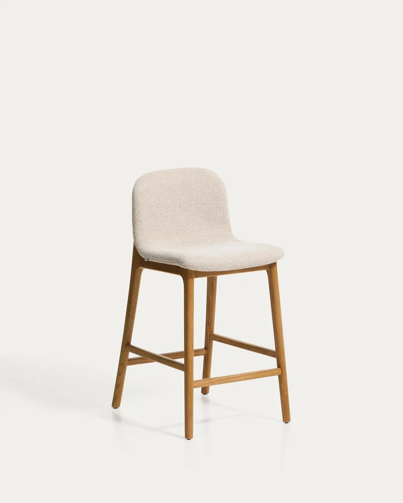 Hocker Elnor aus beiger Chenille und Beinen aus massivem Eichenholz mit Finish in natürlic