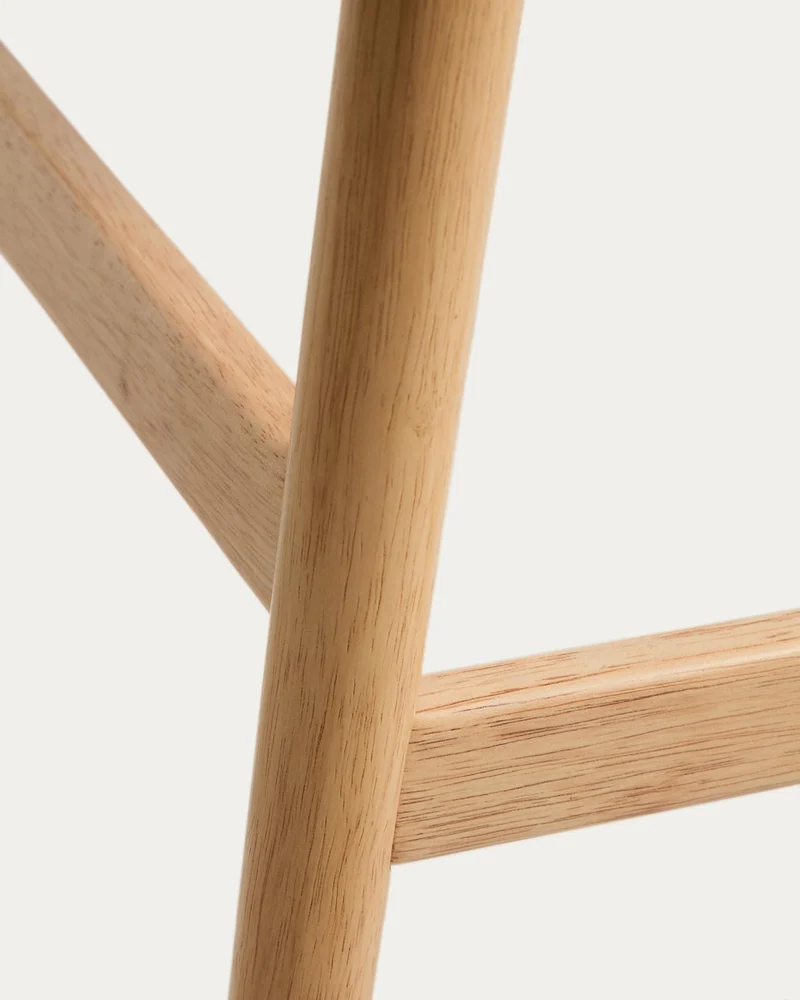 Hocker Evera mit Rückenlehne aus Eichenfurnier mit naturfarbenem Finish und beiger Chenill