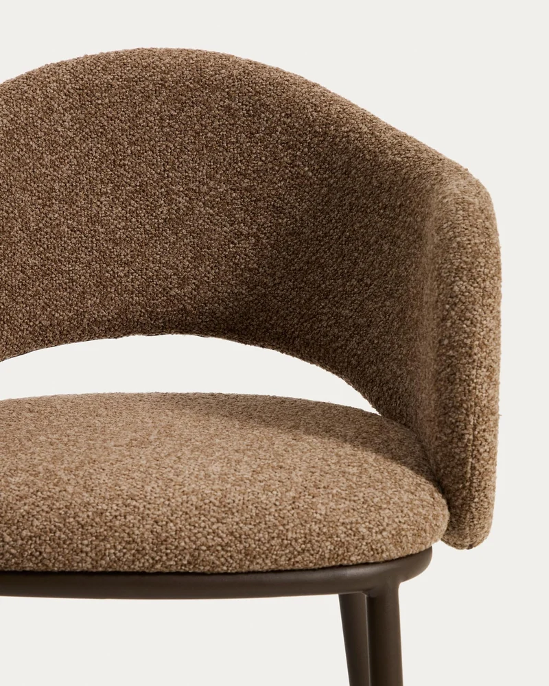 Hocker Maina aus dicker Chenille in Braun und Stahlbeinen mit brauner Beschichtung FSC Mix