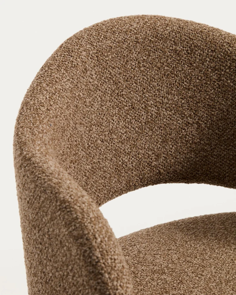 Hocker Maina aus dicker Chenille in Braun und Stahlbeinen mit brauner Beschichtung FSC Mix